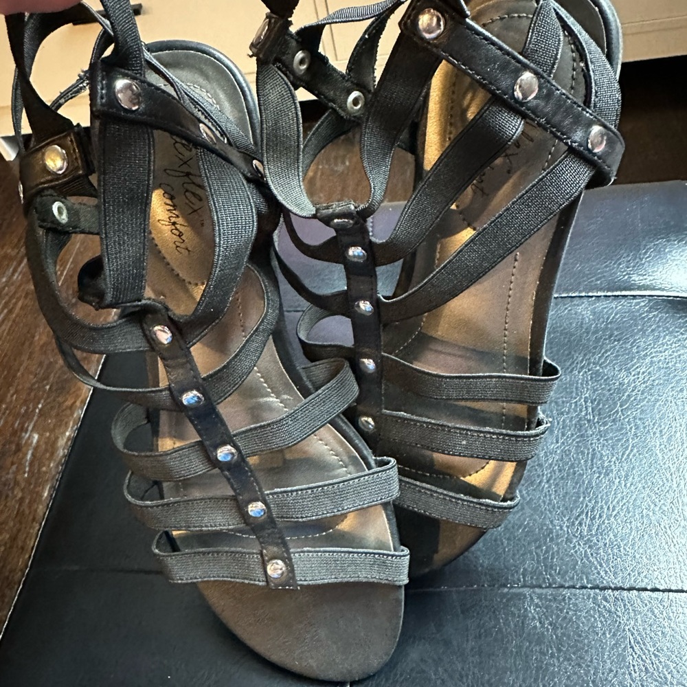 Women’s Size 7 1/2 Sandals